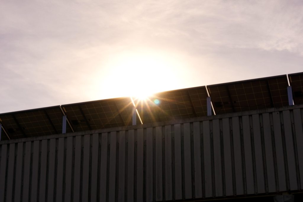 Thermochromic Smart Windows | Self-Tinting Passive Solar Glazing | Energy-Saving Building Glass